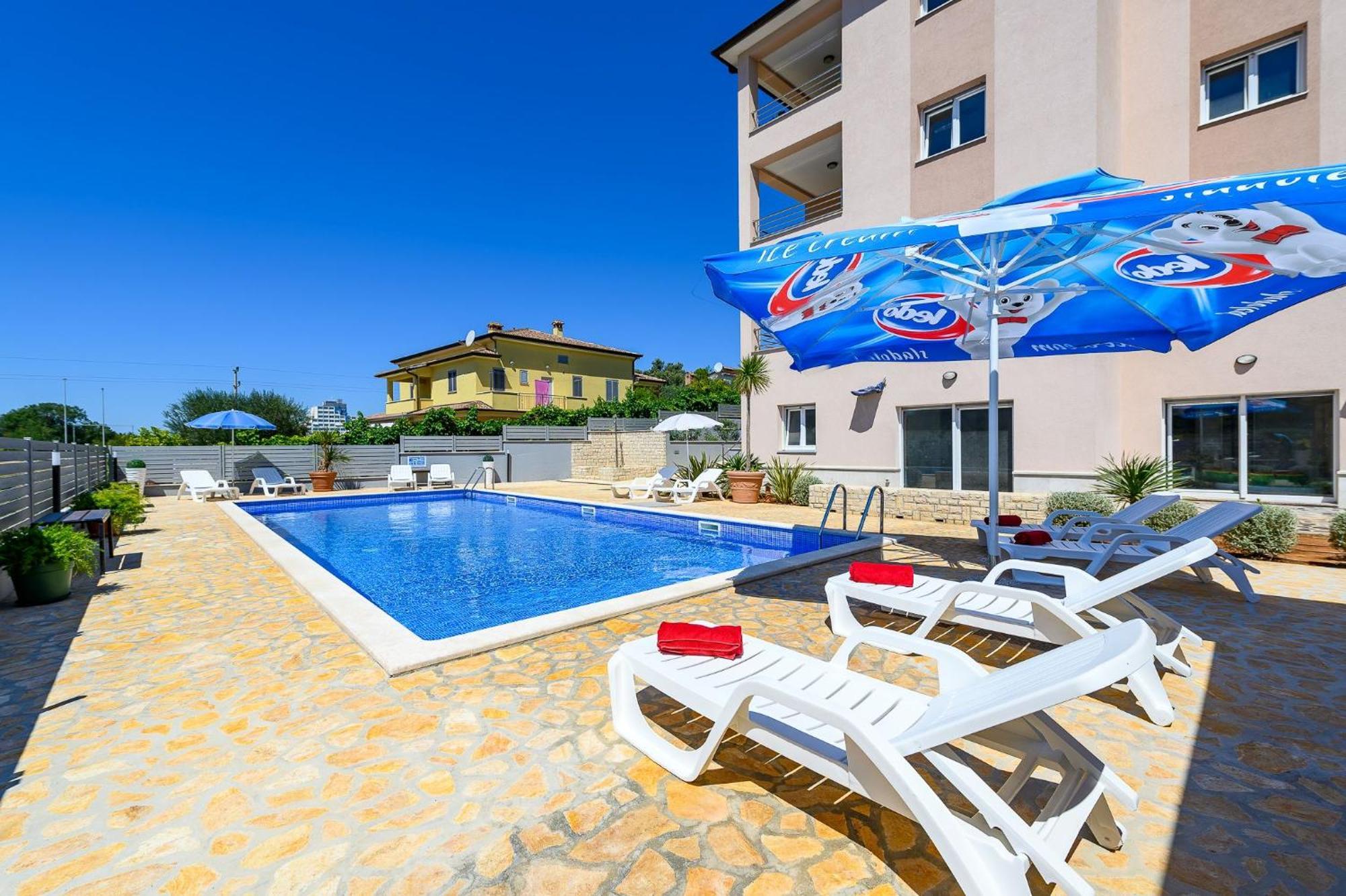 Stancija Amorozo 5 - Apartment N. 7 Poreč Exterior foto