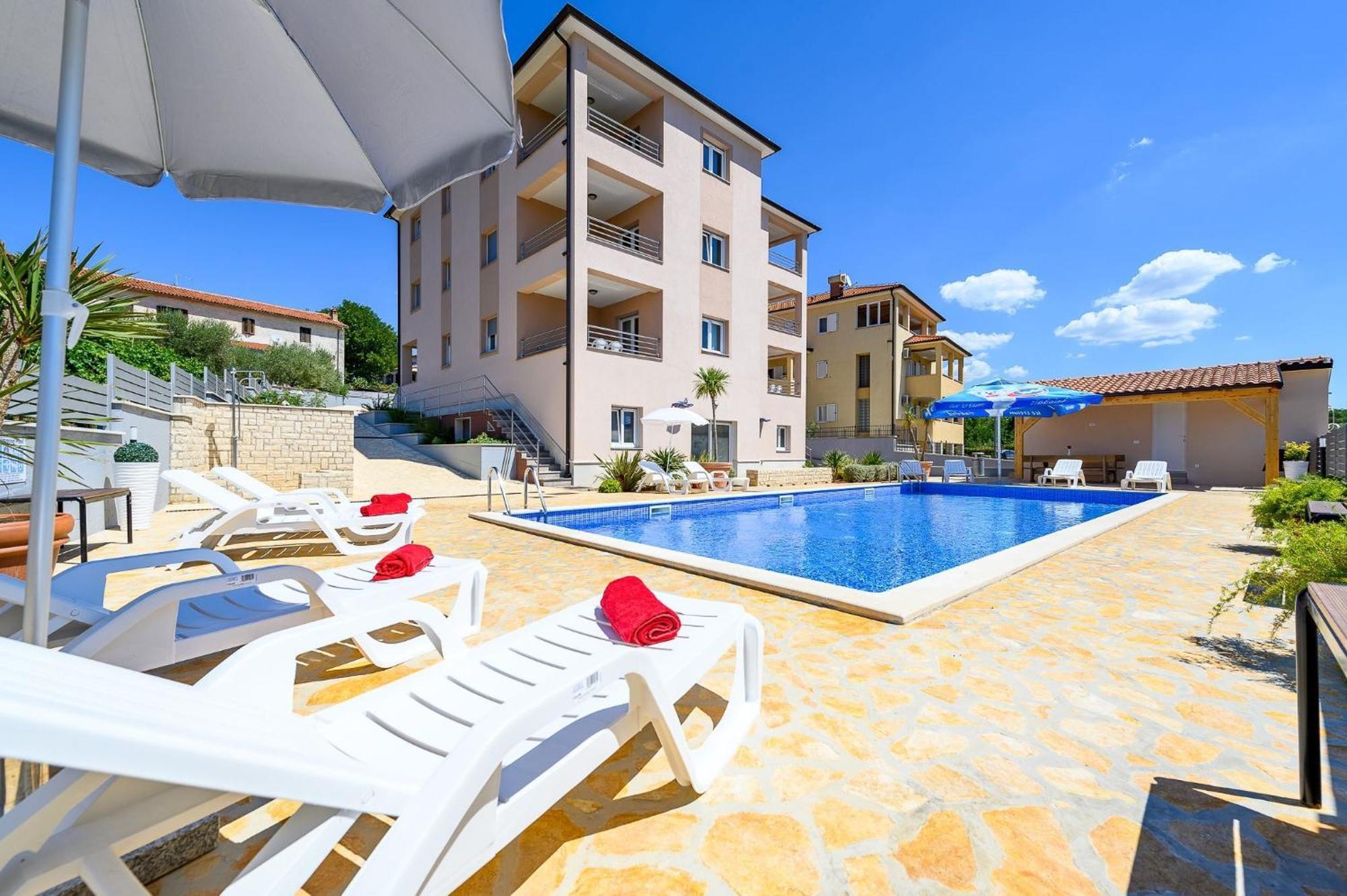 Stancija Amorozo 5 - Apartment N. 7 Poreč Exterior foto
